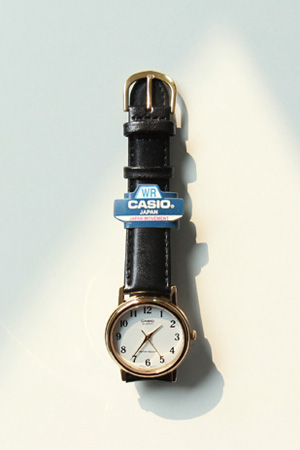 {casio}leather classic watch