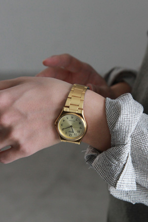 {casio}gold metal watch